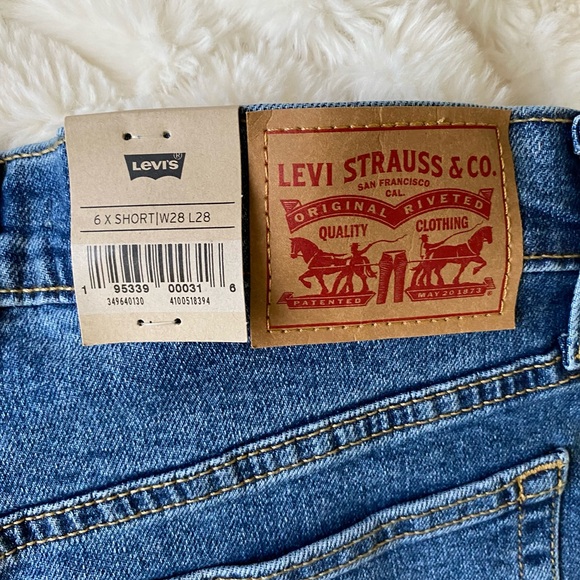 Levi’s wedgie strait leg jean size 28 NWT - Picture 4 of 5
